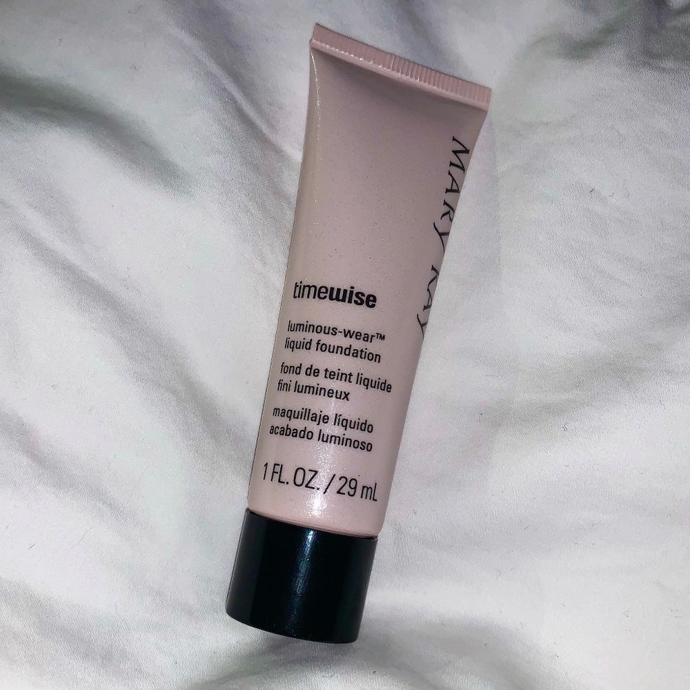 🔴SOLD🔴 Timewise Luminous-Wear Liquid Foundation